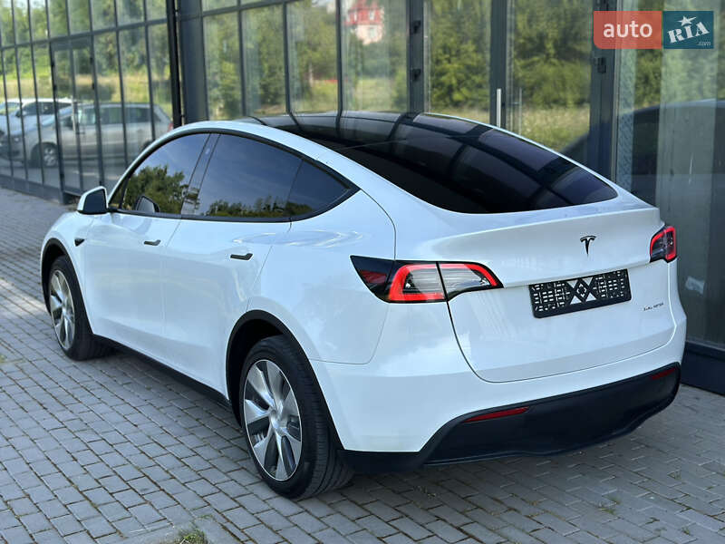 Внедорожник / Кроссовер Tesla Model Y 2023 в Ровно