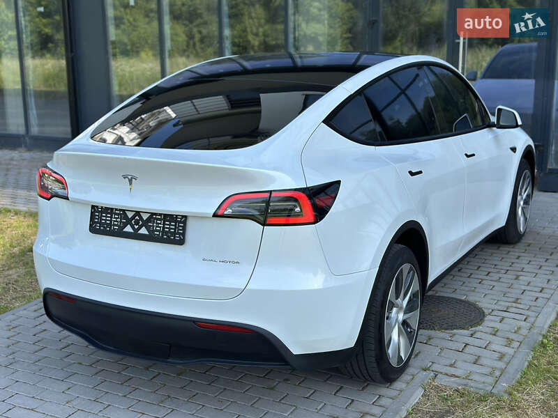Внедорожник / Кроссовер Tesla Model Y 2023 в Ровно