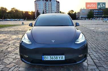 Внедорожник / Кроссовер Tesla Model Y 2022 в 