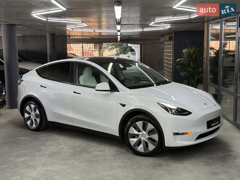 Tesla Model Y 2023