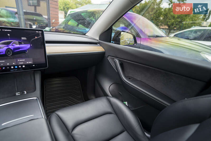 Внедорожник / Кроссовер Tesla Model Y 2022 в Киеве