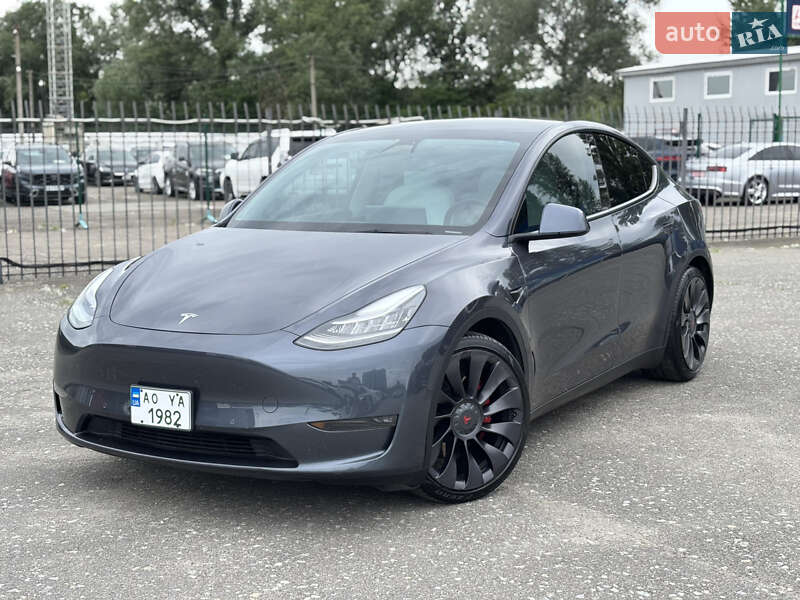 Внедорожник / Кроссовер Tesla Model Y 2020 в Киеве