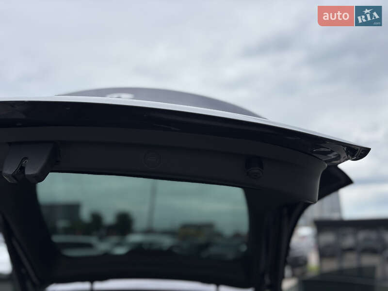 Внедорожник / Кроссовер Tesla Model Y 2020 в Киеве
