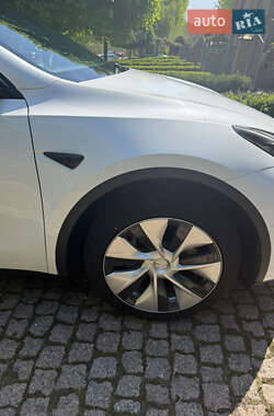 Внедорожник / Кроссовер Tesla Model Y 2021 в 