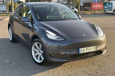 Tesla Model Y 2021