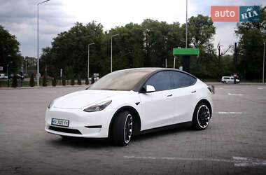 Внедорожник / Кроссовер Tesla Model Y 2023 в 
