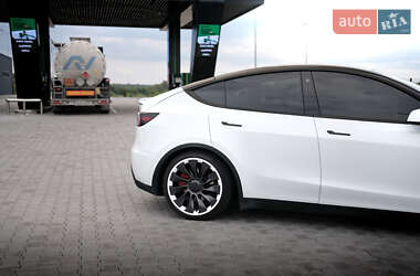 Внедорожник / Кроссовер Tesla Model Y 2023 в 