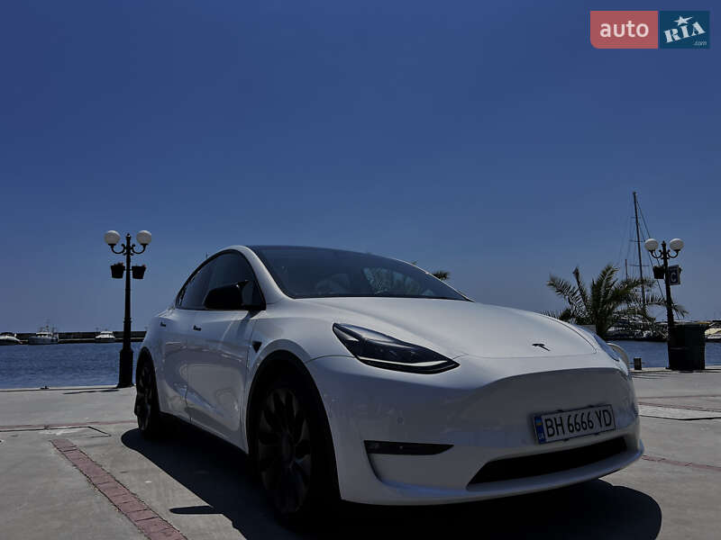Позашляховик / Кросовер Tesla Model Y 2021 в Одесі