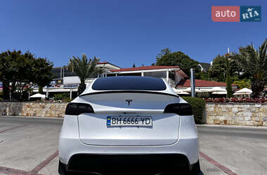 Внедорожник / Кроссовер Tesla Model Y 2021 в 