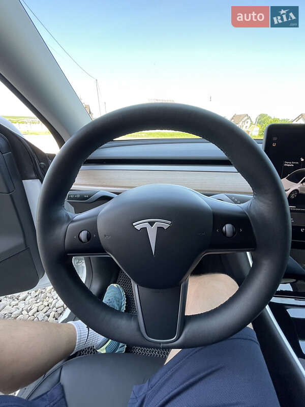 Позашляховик / Кросовер Tesla Model Y 2021 в Тернополі