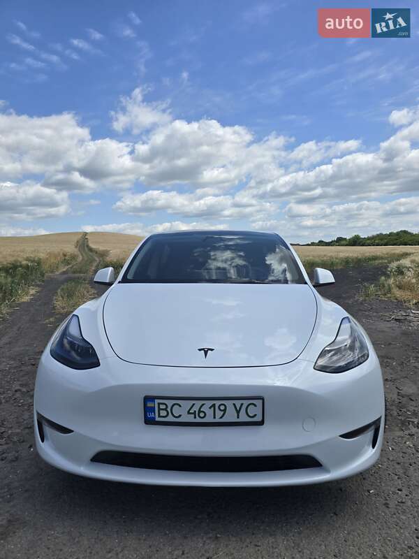Внедорожник / Кроссовер Tesla Model Y 2023 в Львове