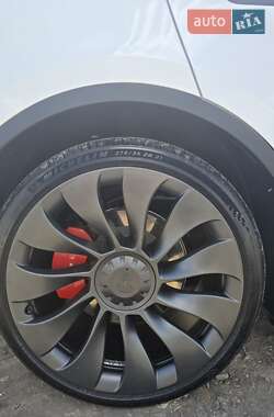 Внедорожник / Кроссовер Tesla Model Y 2023 в 