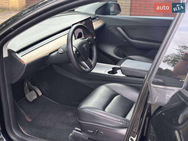 Позашляховик / Кросовер Tesla Model Y 2021 в Дніпрі