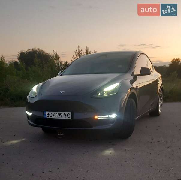 Внедорожник / Кроссовер Tesla Model Y 2023 в Львове
