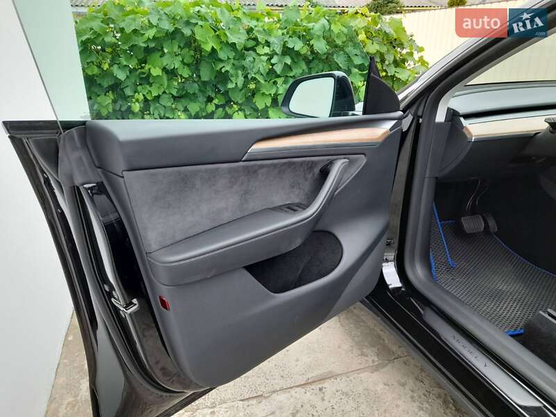 Внедорожник / Кроссовер Tesla Model Y 2024 в Ромнах фото 12 Внедорожник / Кроссовер Tesla Model Y 2024 в Ромнах