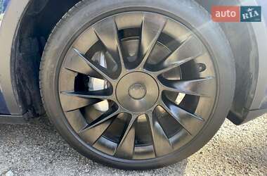 Внедорожник / Кроссовер Tesla Model Y 2023 в 