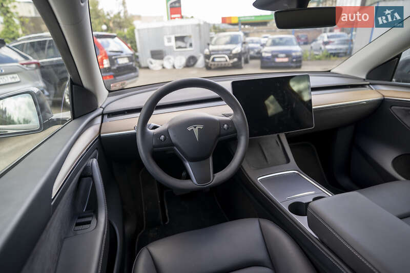 Внедорожник / Кроссовер Tesla Model Y 2023 в Киеве