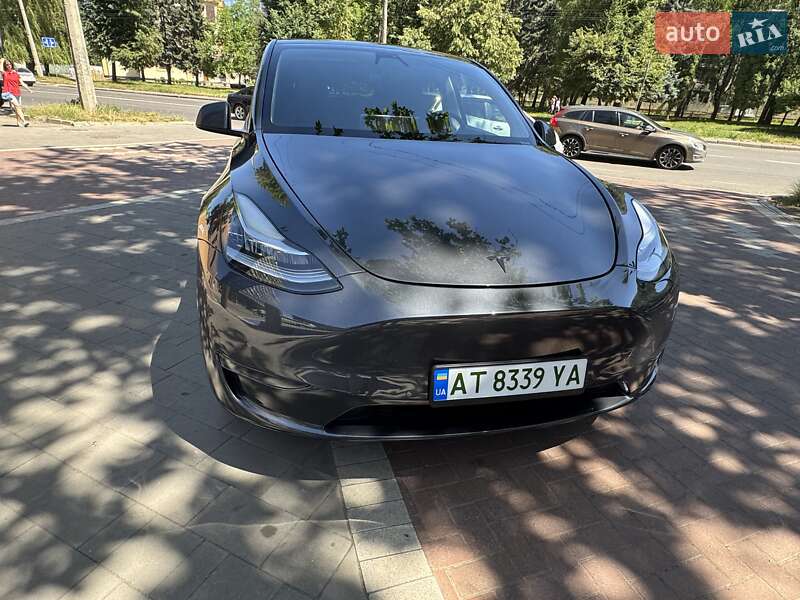 Позашляховик / Кросовер Tesla Model Y 2022 в Івано-Франківську