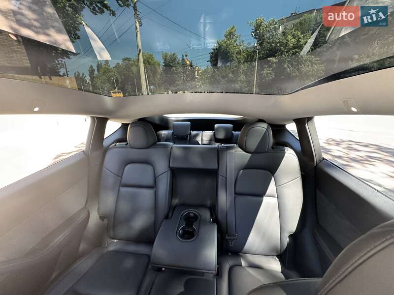 Позашляховик / Кросовер Tesla Model Y 2022 в Івано-Франківську