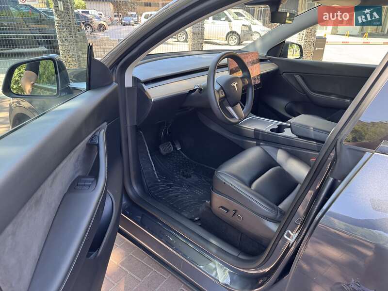 Позашляховик / Кросовер Tesla Model Y 2022 в Івано-Франківську