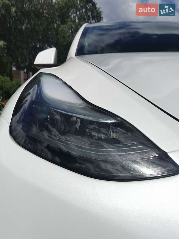 Внедорожник / Кроссовер Tesla Model Y 2022 в Киеве