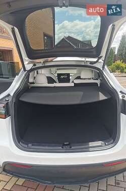 Внедорожник / Кроссовер Tesla Model Y 2022 в 