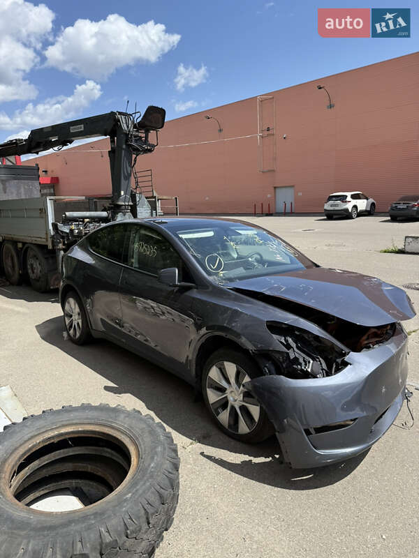 Внедорожник / Кроссовер Tesla Model Y 2023 в Киеве