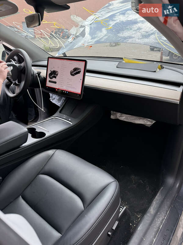 Внедорожник / Кроссовер Tesla Model Y 2023 в Киеве