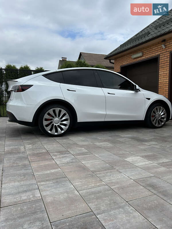 Внедорожник / Кроссовер Tesla Model Y 2022 в 