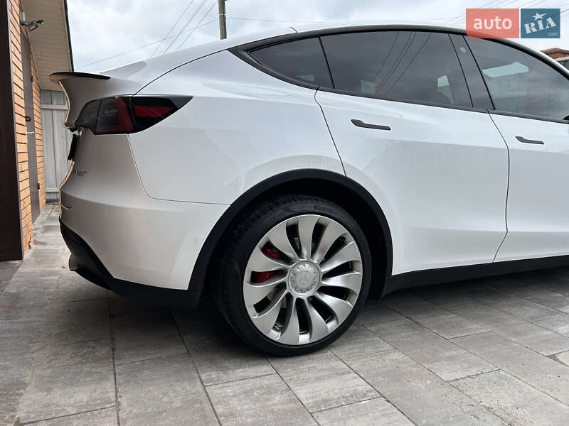 Позашляховик / Кросовер Tesla Model Y 2022 в Києві