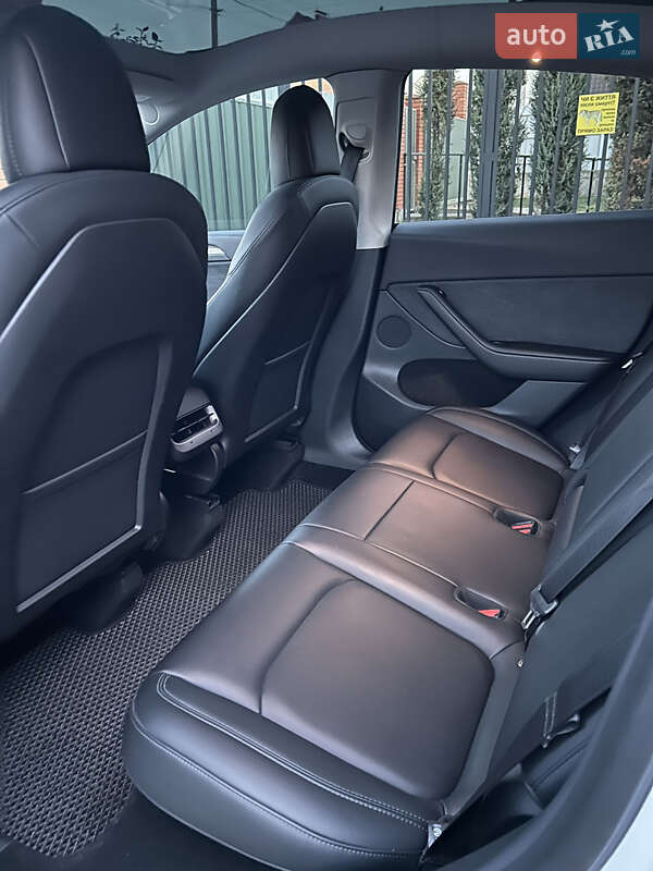 Внедорожник / Кроссовер Tesla Model Y 2022 в Киеве