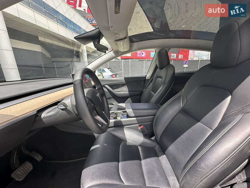 Внедорожник / Кроссовер Tesla Model Y 2021 в Киеве