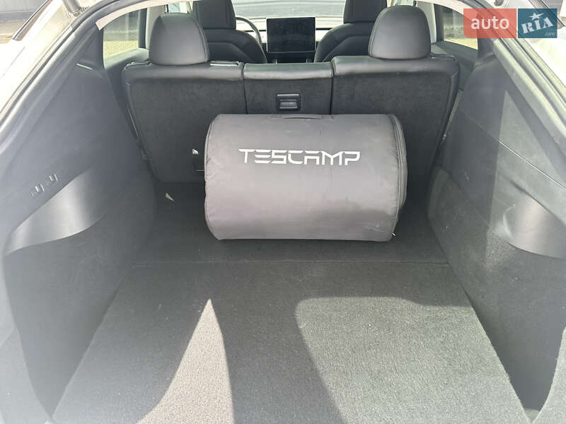 Внедорожник / Кроссовер Tesla Model Y 2021 в Киеве