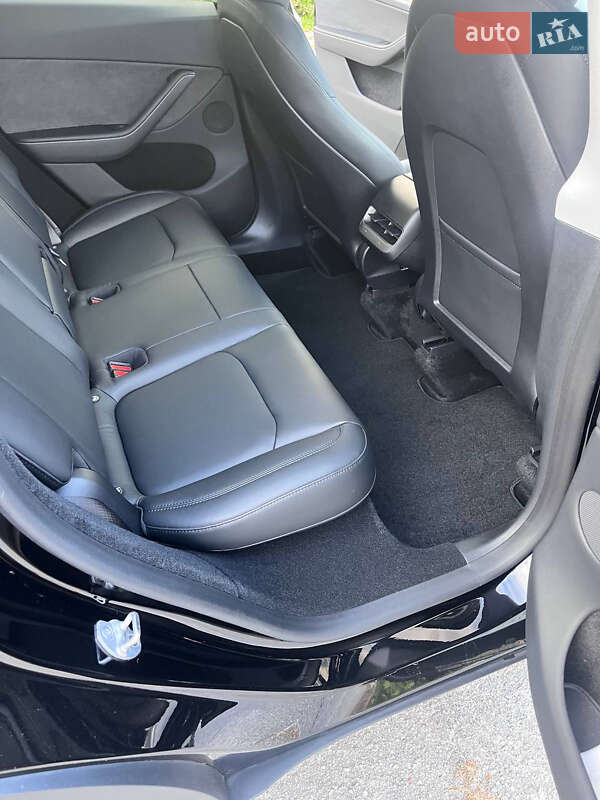 Позашляховик / Кросовер Tesla Model Y 2023 в Києві