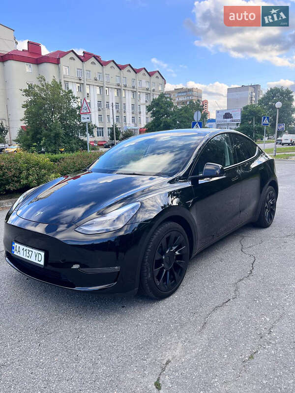 Позашляховик / Кросовер Tesla Model Y 2023 в Києві