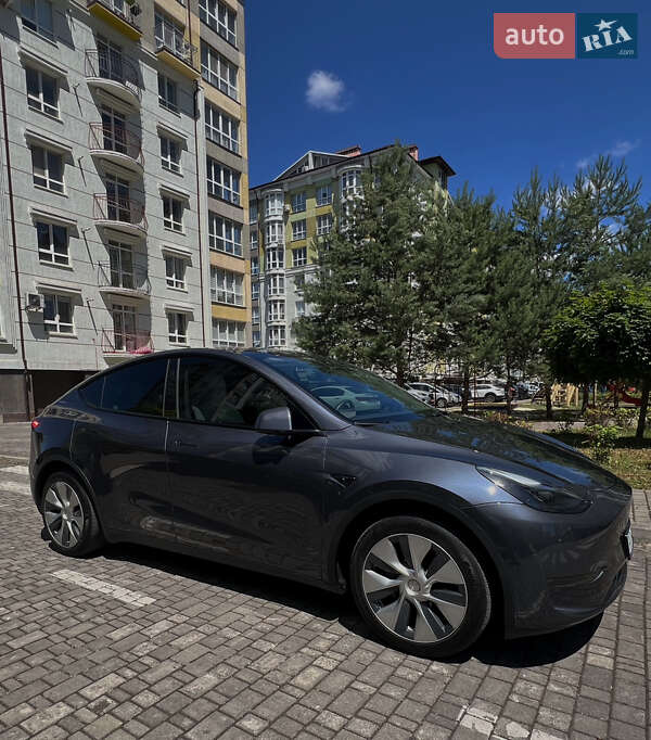 Внедорожник / Кроссовер Tesla Model Y 2023 в Ивано-Франковске