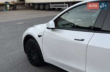 Внедорожник / Кроссовер Tesla Model Y 2023 в 