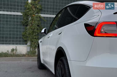 Внедорожник / Кроссовер Tesla Model Y 2023 в 