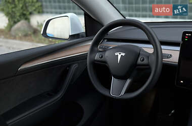 Внедорожник / Кроссовер Tesla Model Y 2023 в 