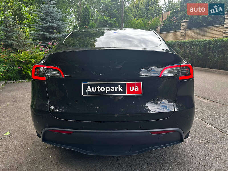 Внедорожник / Кроссовер Tesla Model Y 2021 в Киеве