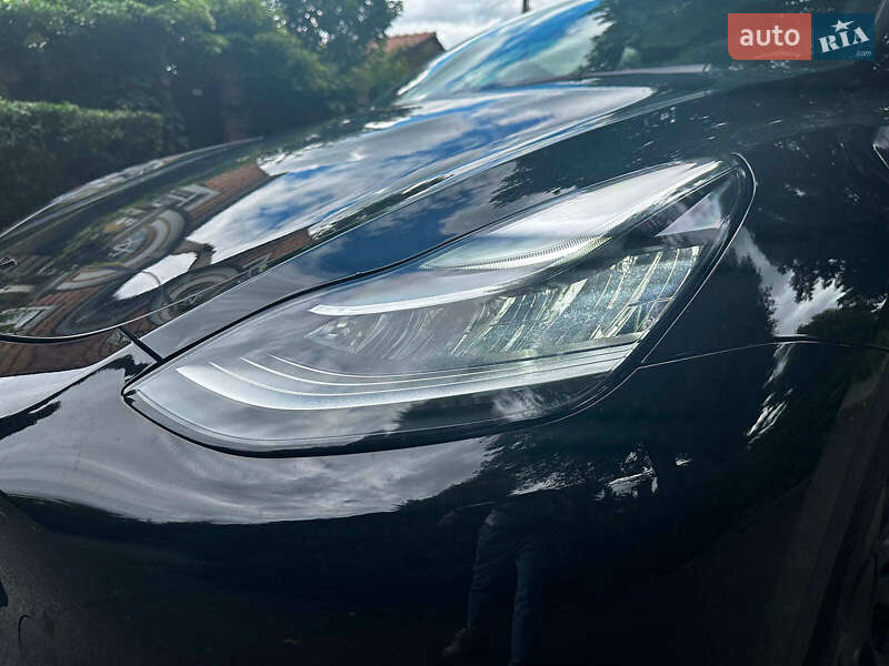 Внедорожник / Кроссовер Tesla Model Y 2021 в Киеве