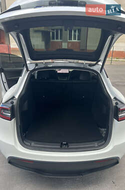 Внедорожник / Кроссовер Tesla Model Y 2021 в 