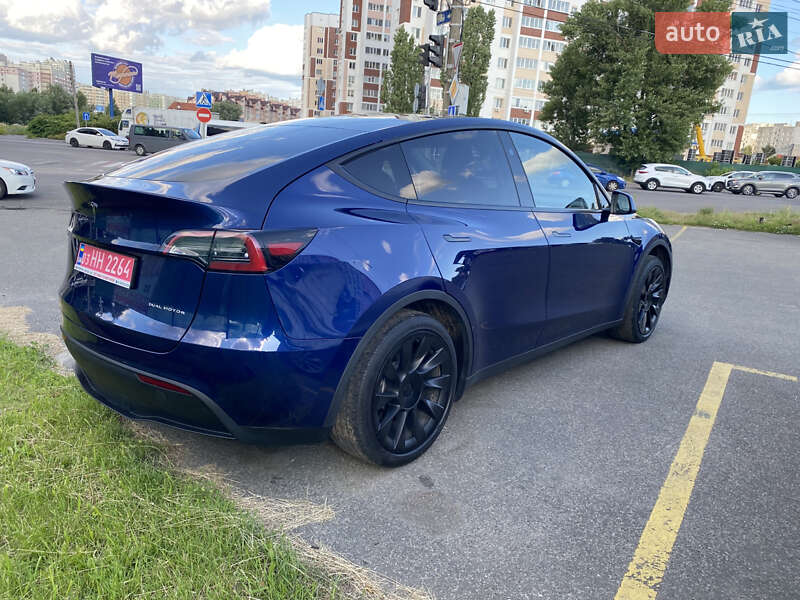 Внедорожник / Кроссовер Tesla Model Y 2024 в Киеве