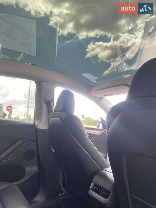 Внедорожник / Кроссовер Tesla Model Y 2023 в Николаеве