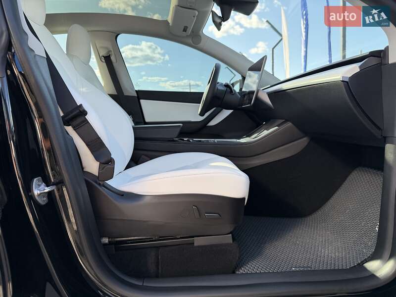 Внедорожник / Кроссовер Tesla Model Y 2021 в Ровно