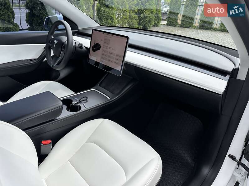 Внедорожник / Кроссовер Tesla Model Y 2021 в Киеве
