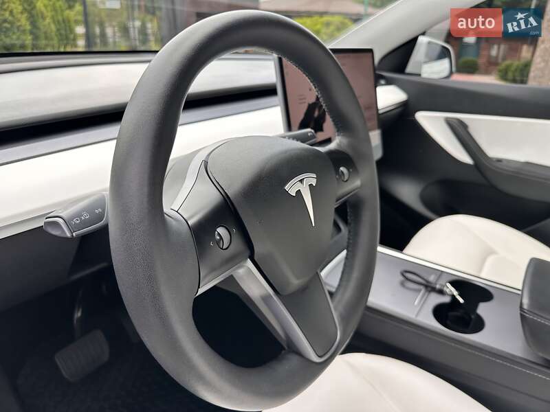 Внедорожник / Кроссовер Tesla Model Y 2021 в Киеве