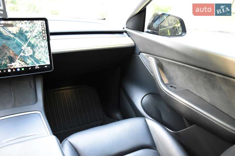 Внедорожник / Кроссовер Tesla Model Y 2021 в Дрогобыче