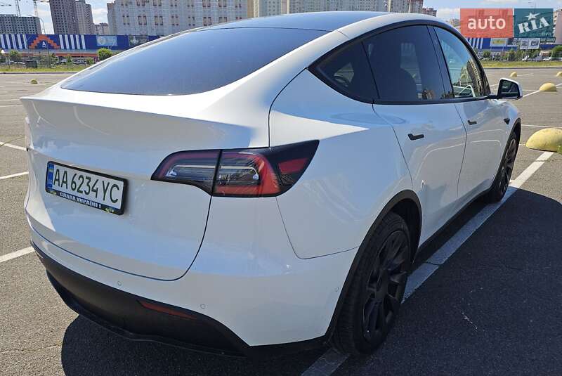 Внедорожник / Кроссовер Tesla Model Y 2020 в Киеве