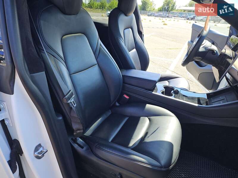 Внедорожник / Кроссовер Tesla Model Y 2020 в Киеве